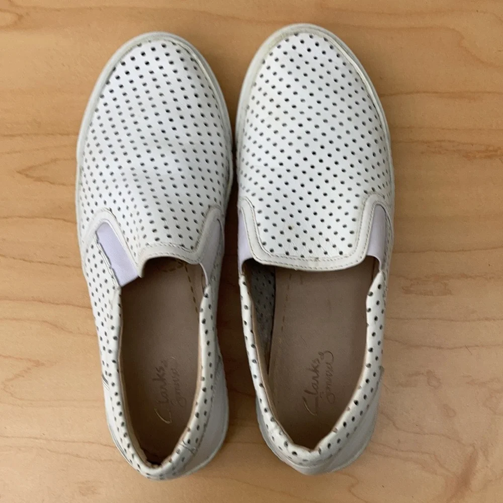 CLARKS Glove Puppet Loafer
